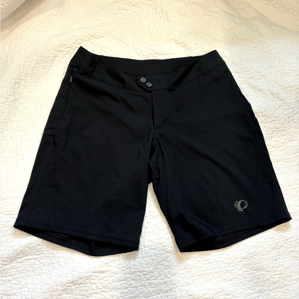 Pearl Izumi women’s mtn bike shorts.
